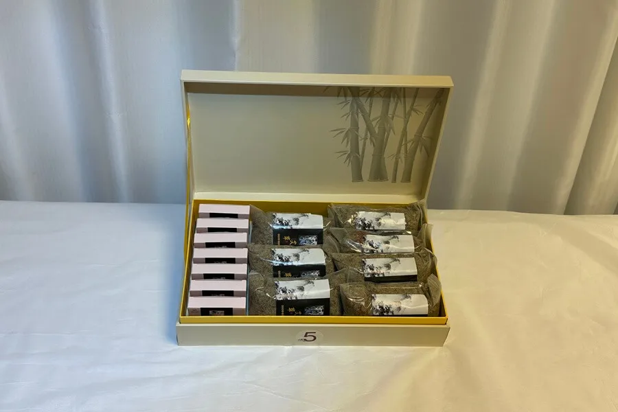 Ginger Moxibustion_2 New Ginger Moxibustion has stronger penetration power than traditional moxibustion.