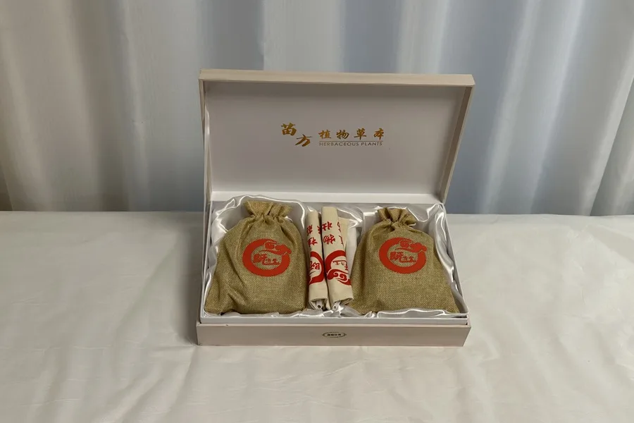 Miao Herbal Heat Pack_2 Comes with individual packages for easier use.